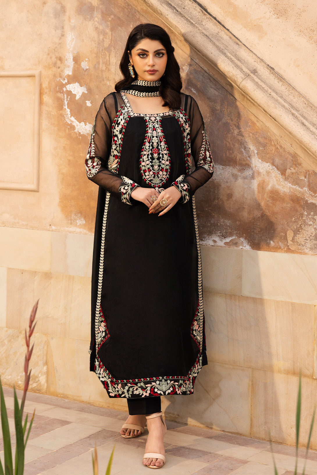 Meher – Black organza shirt with floral embroidery, hand embellishments, and a silk dupatta