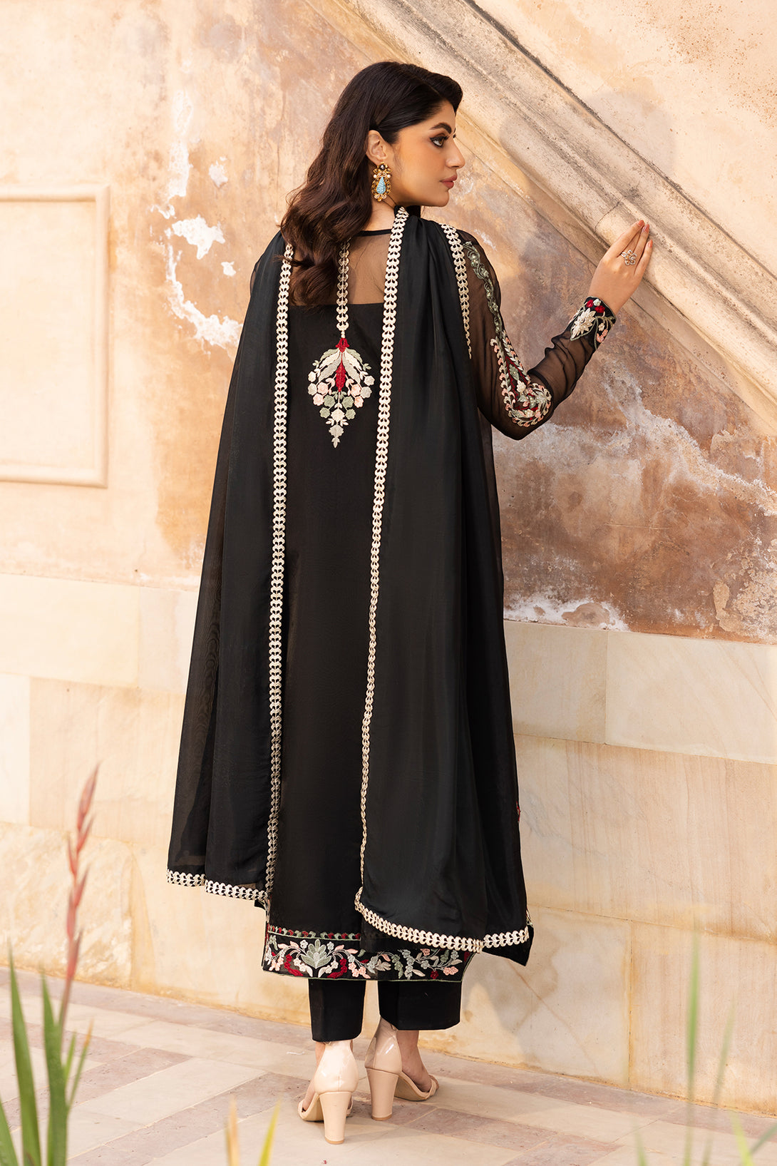 Meher – Black organza shirt with floral embroidery, hand embellishments, and a silk dupatta